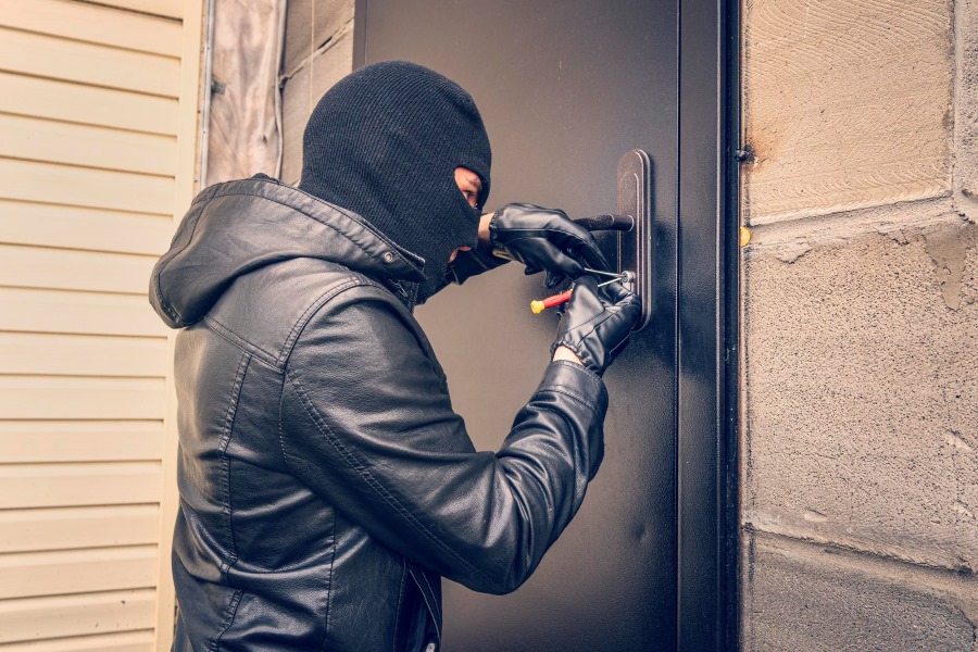 تعریف و انواع جرم سرقت