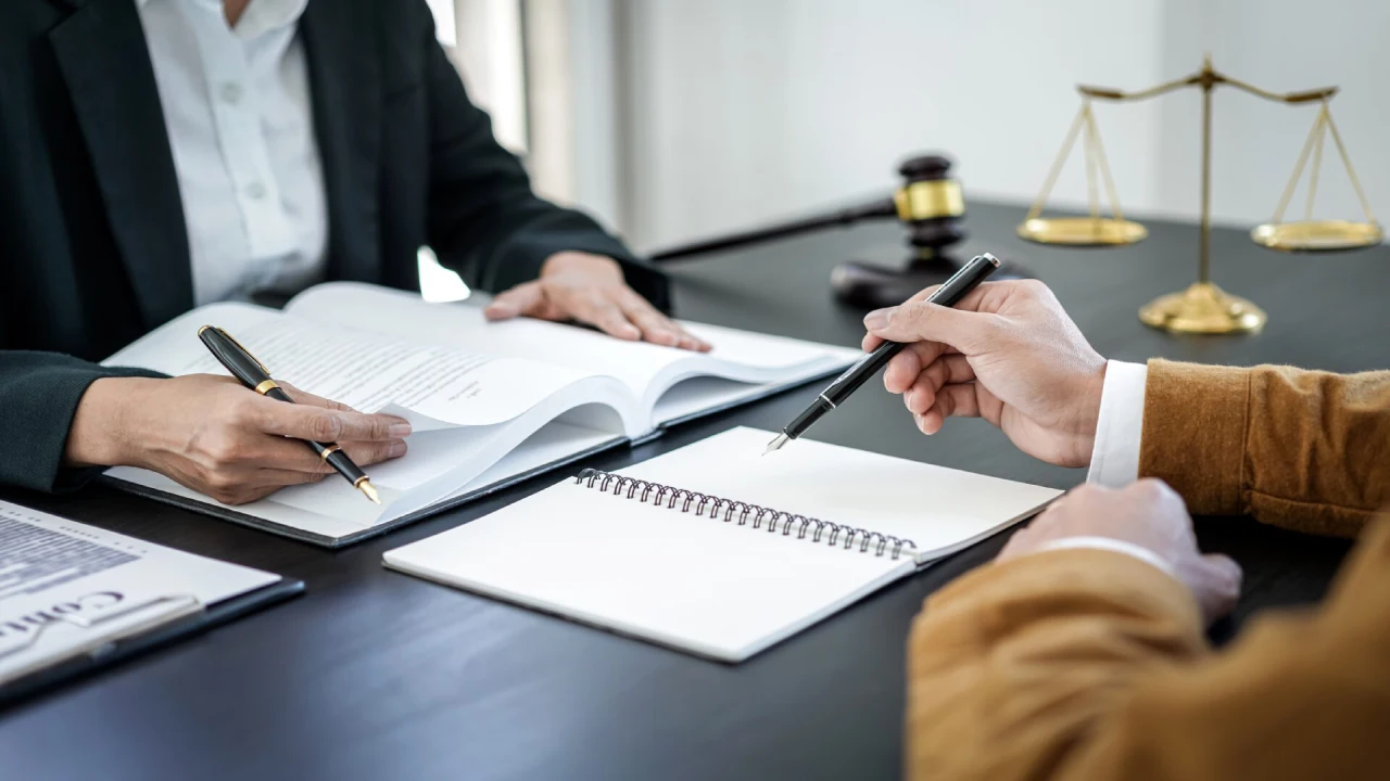 اعتراض به قرارها و تصمیمات بازپرس و دادیار-دادگران حامی