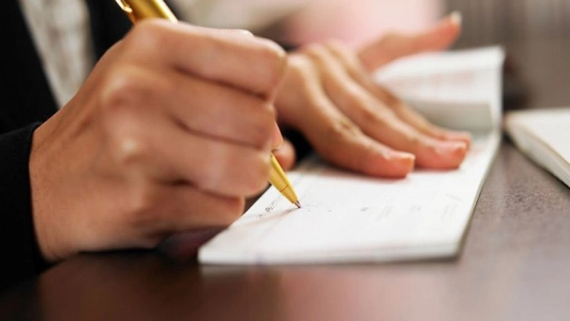 وکیل برای پرونده چک-دادگران حامی