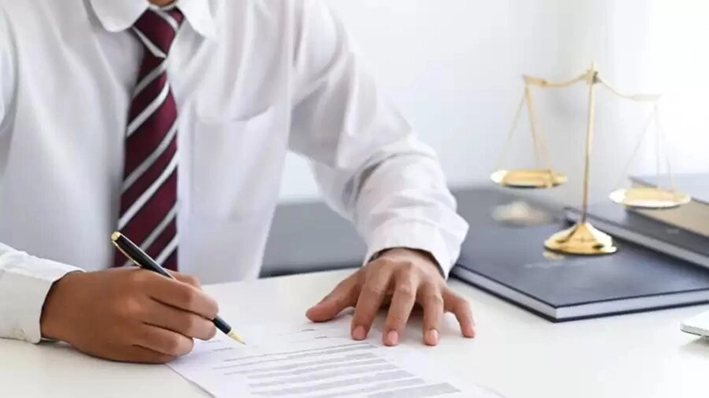 ارتباط با وکیل در ایران-دادگران حامی