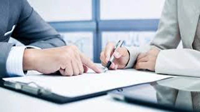 وکیل برای تنظیم متن قرارداد - دادگران حامی