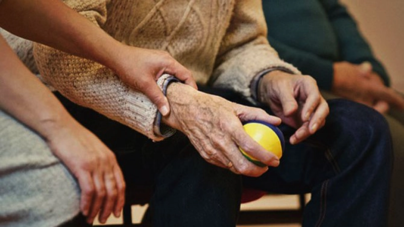 حجر متوفی-دادگران حامی