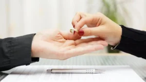 چگونه می توان زن را طلاق داد؟-دادگران حامی